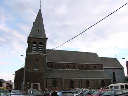 Plombier Beyne-Heusay devant la Mairie de Beyne-Heusay, bâtiment historique typique entouré de verdure et rues animées